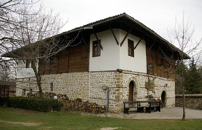 100 национални туристически обекта : Архитектурно-музеен резерват  Арбанаси : cнимка 1