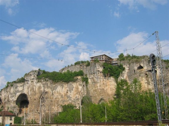 100 национални туристически обекта : Национален пещерен дом - Луковит : cнимка 3
