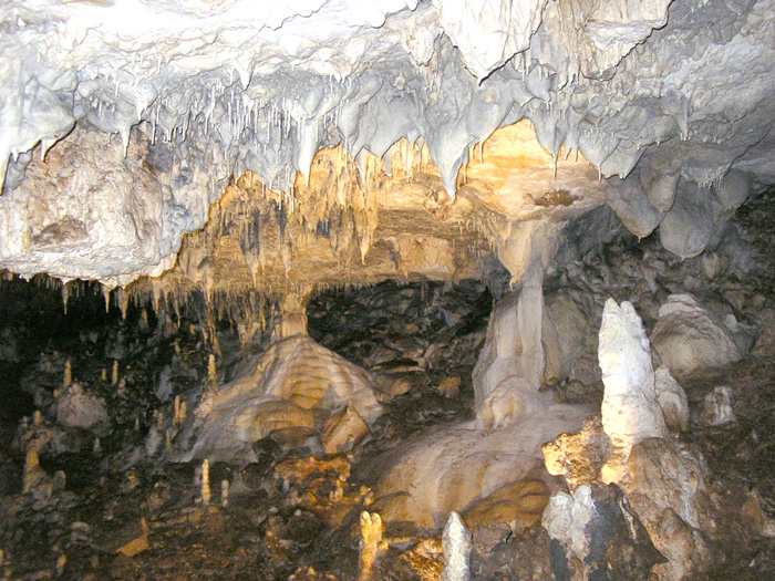100 национални туристически обекта - пещера  Снежанка  : снимка 4