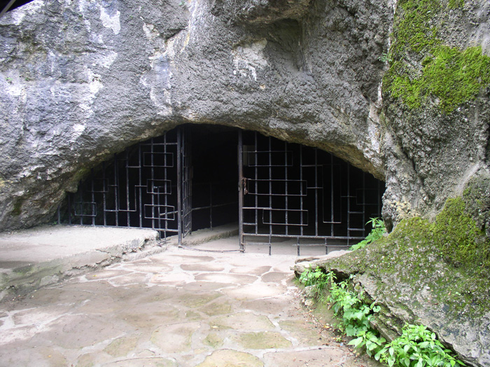 100 национални туристически обекта - Пещера  Бачо Киро  : cнимка 1