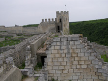 100 национални туристически обекта: Историко-археологичен резерват Шуменска крепост : cнимка 1